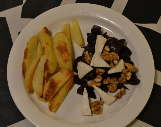 ugnsbakade rödbetor m chèvre o valnötter