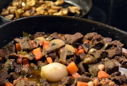 älggryta m vinbärsgelé o portvin