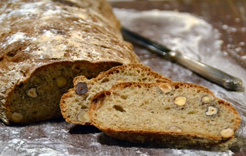 bröd m hasselnötter