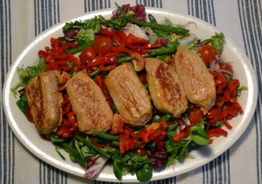 sallad m fläskytterfilé