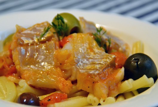 torsk fänkål o oliver i tomatsås