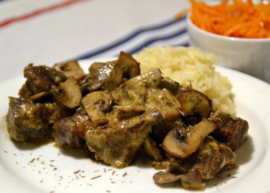 älggryta m svamp senap o creme fraiche