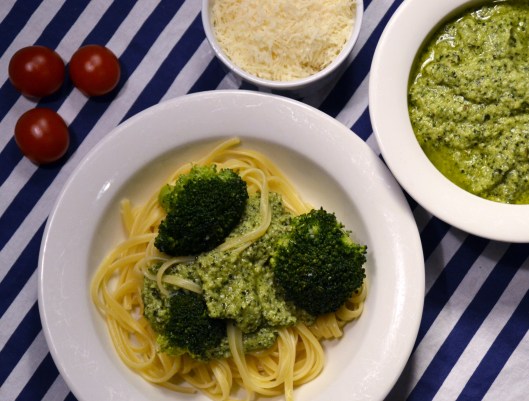 pasta m broccolipesto